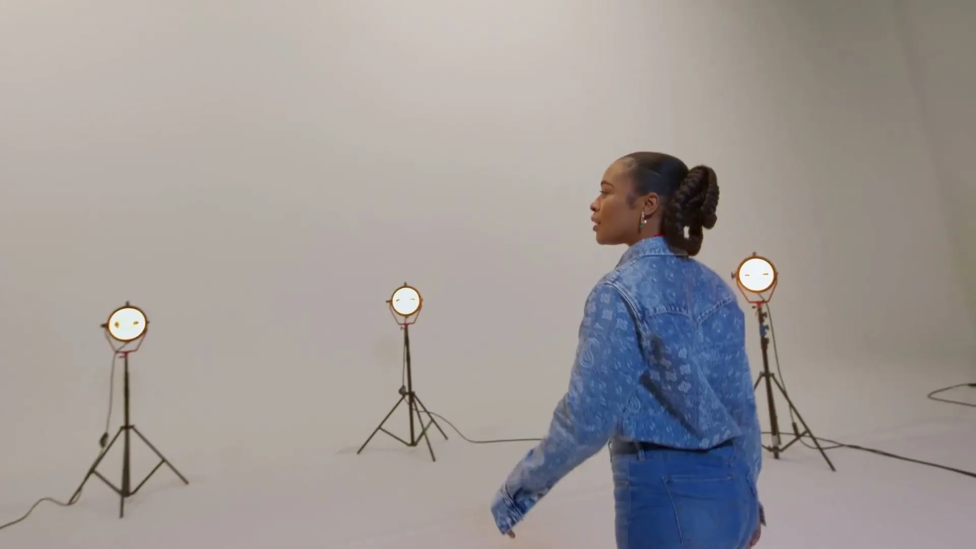Levi's “Nomzamo” (2026), frame 3