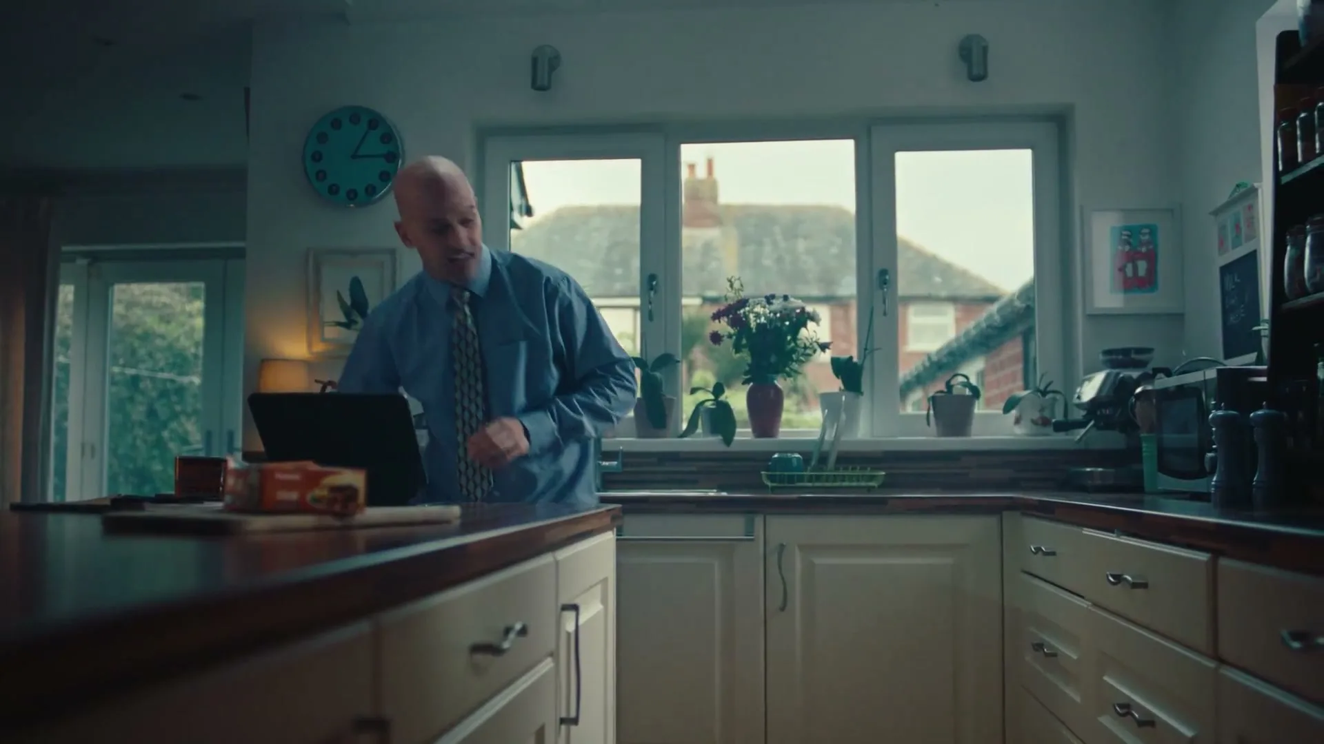 Pukka “for the People” (2023), frame 6