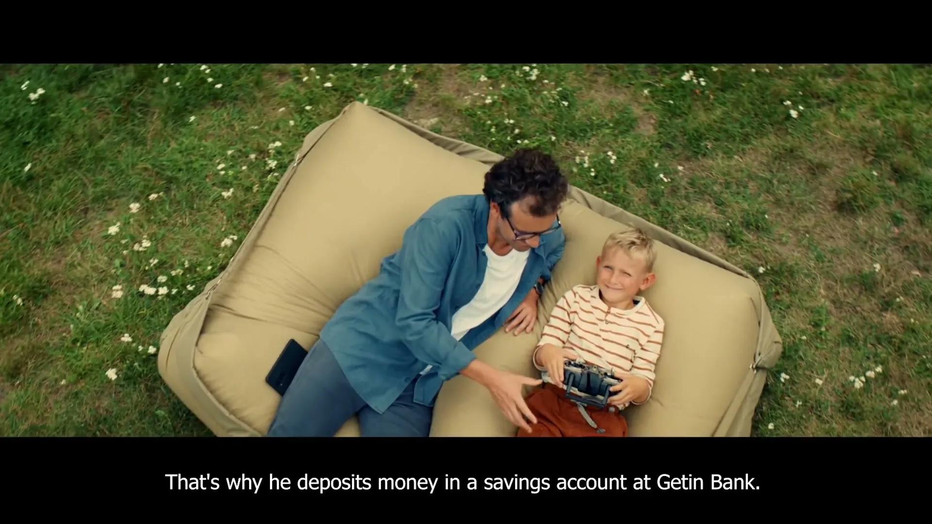 Getin Bank "Financial Cushion" (2024) commercial still
