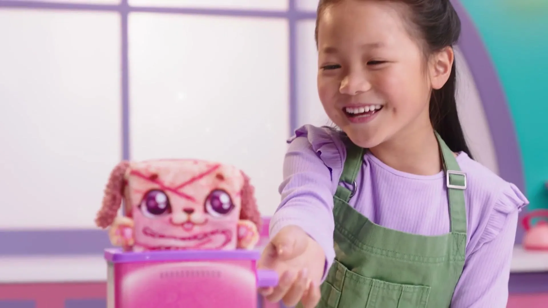 Moose Toys "Cookeez Makery - Toasty Treatz" (2024) commercial still