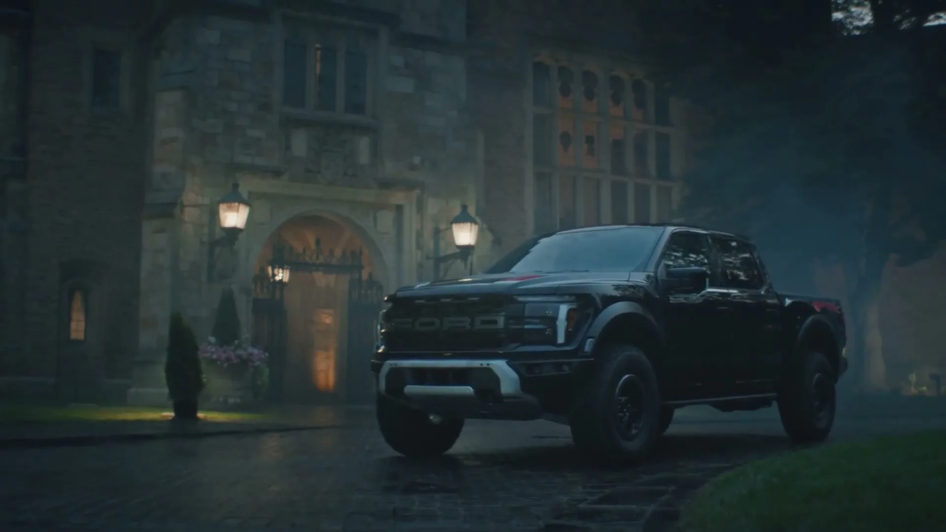 Ford “Mobile Service - Mobile Service Castle” (2025), frame 2