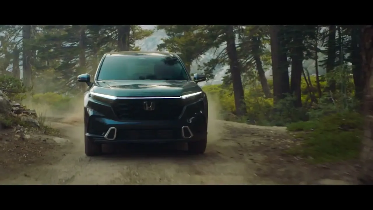 Honda "CR-V Journey 1M" (2022) commercial still