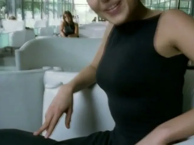 Lever Fabergé “Ideal Woman” (2001), frame 3