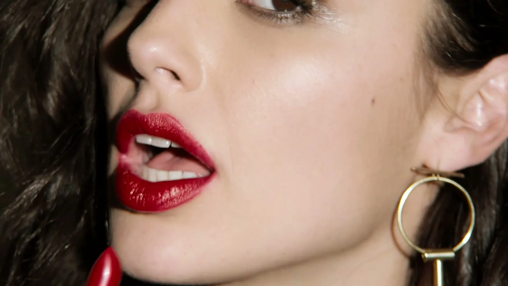 Revlon “Super Lustrous Satin” (2025), frame 5