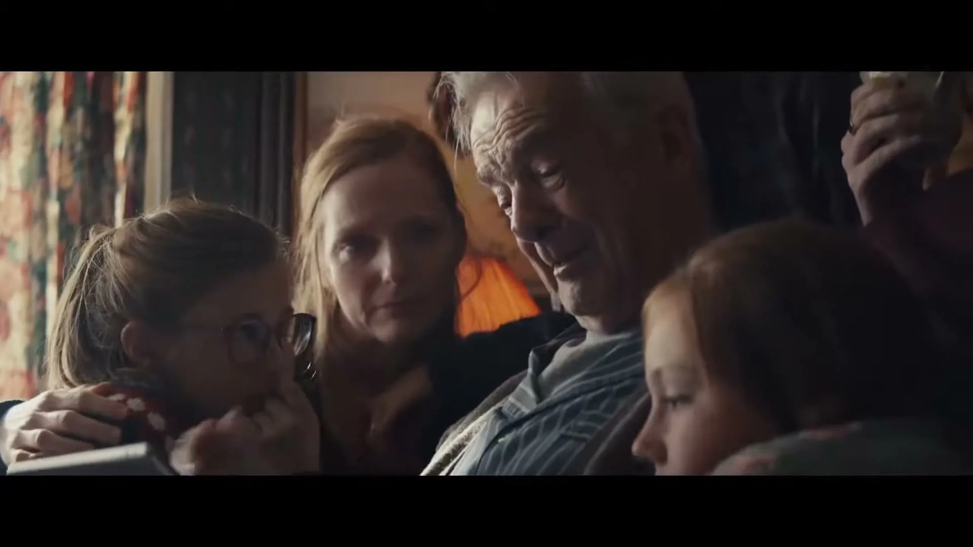 Apple “Holiday - The Surprise”