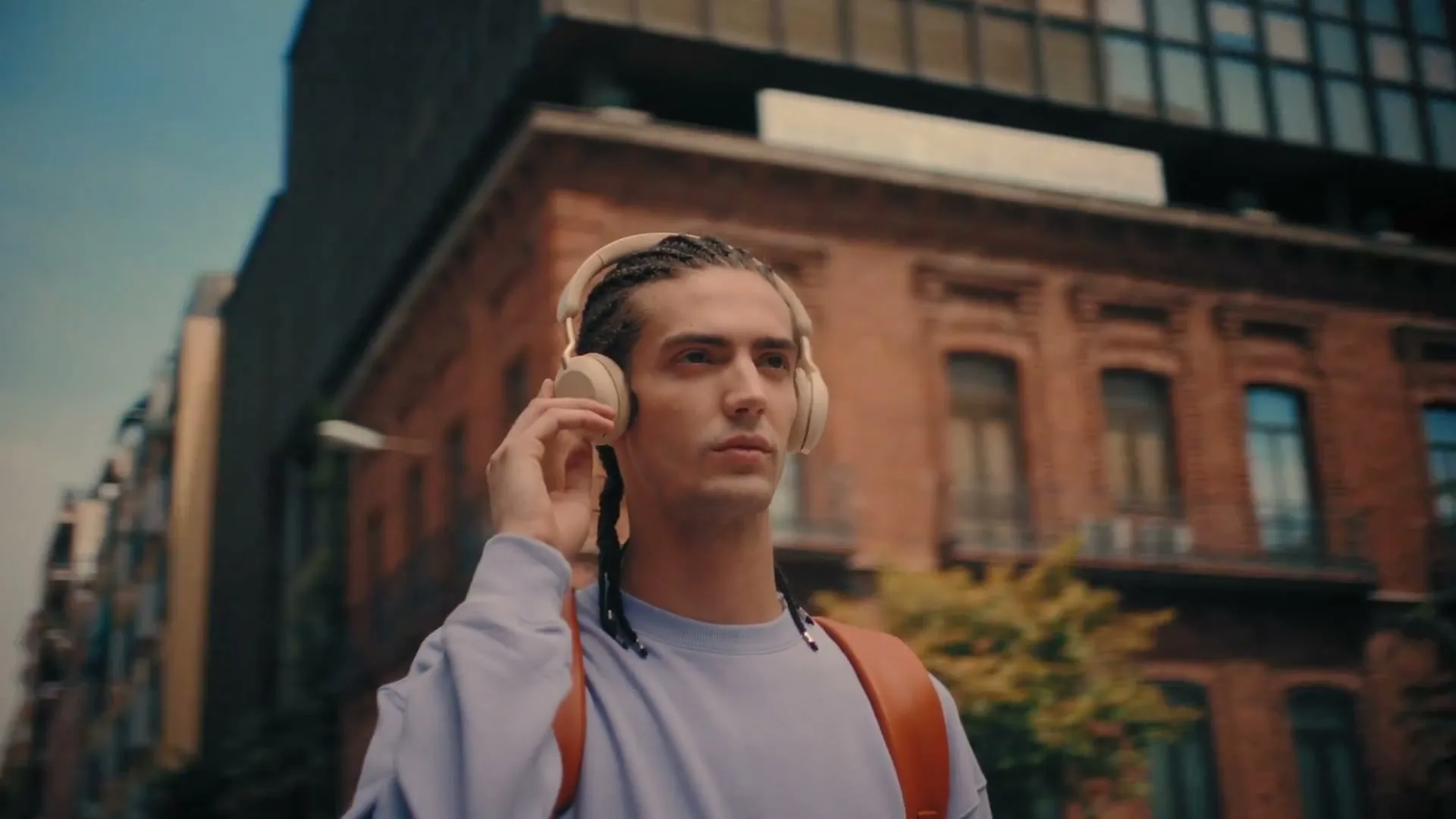 Starbucks “Starbucks - Music”, directed by Lobo