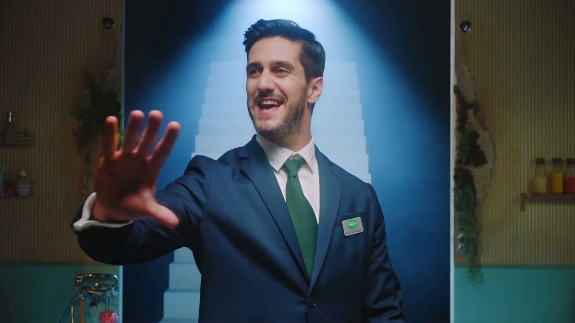 EL CORTE INGLÉS INSURANCE “The fine print Bathrooms” (2026), frame 6