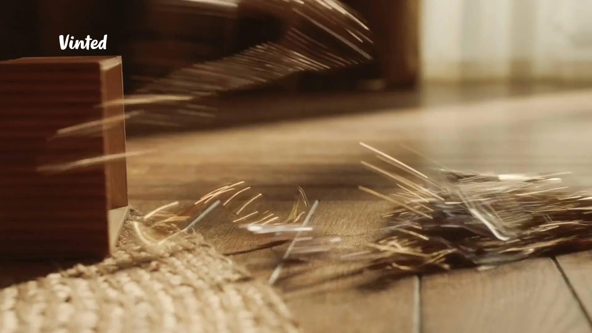 Vinted “Hint Hint” (2023), frame 3