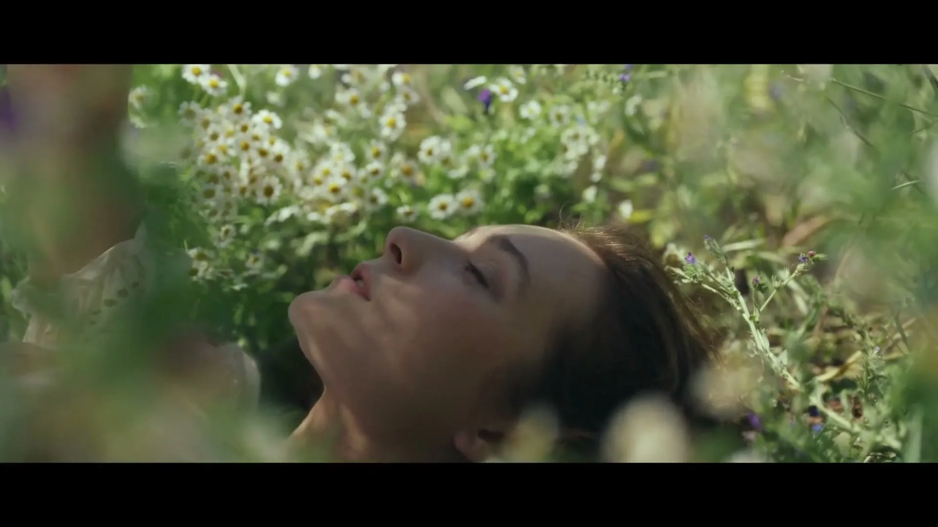 Elizabeth Arden “Find Your Moment” (2025), frame 3