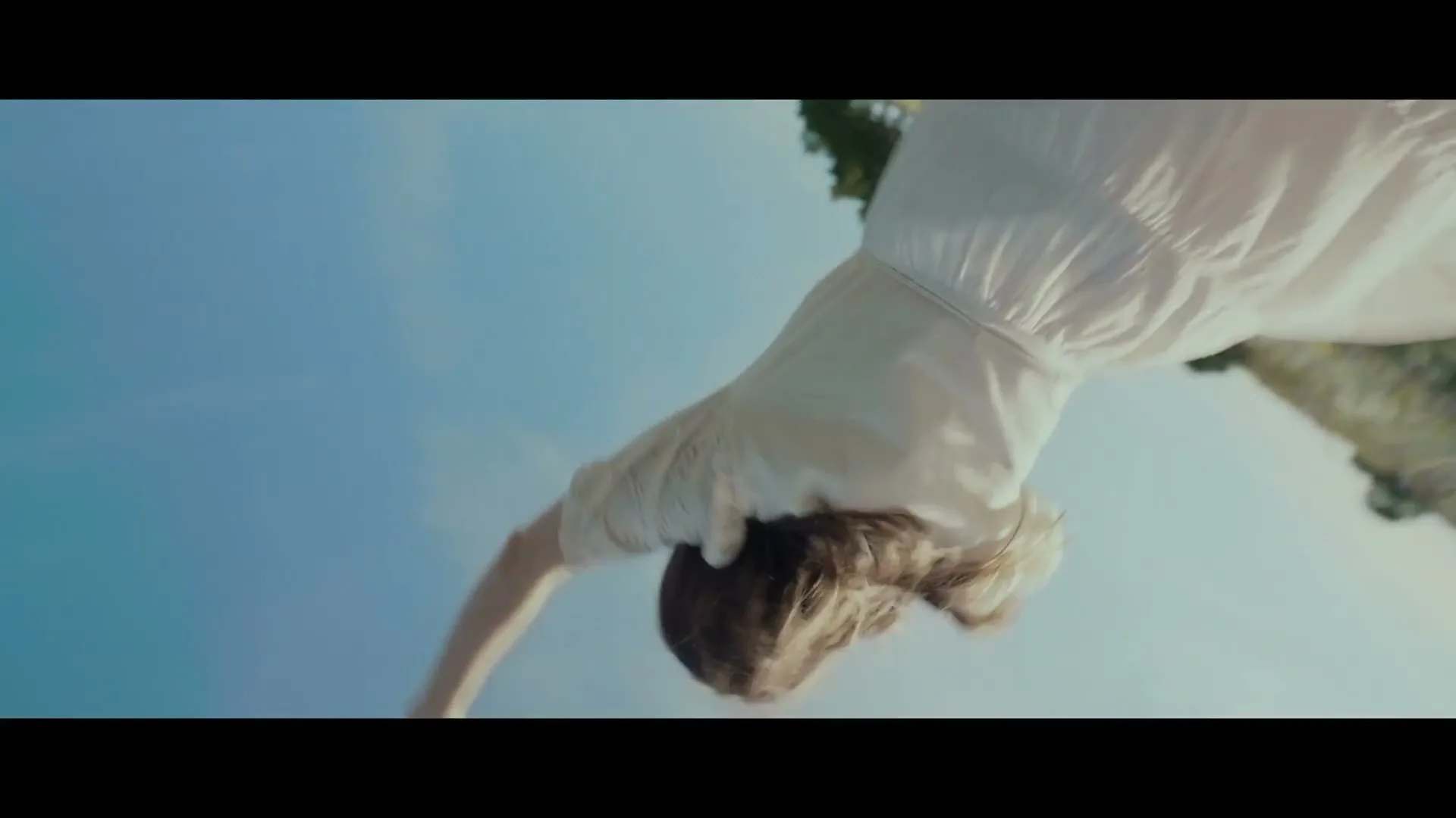 Elizabeth Arden “Find Your Moment” (2025), frame 6