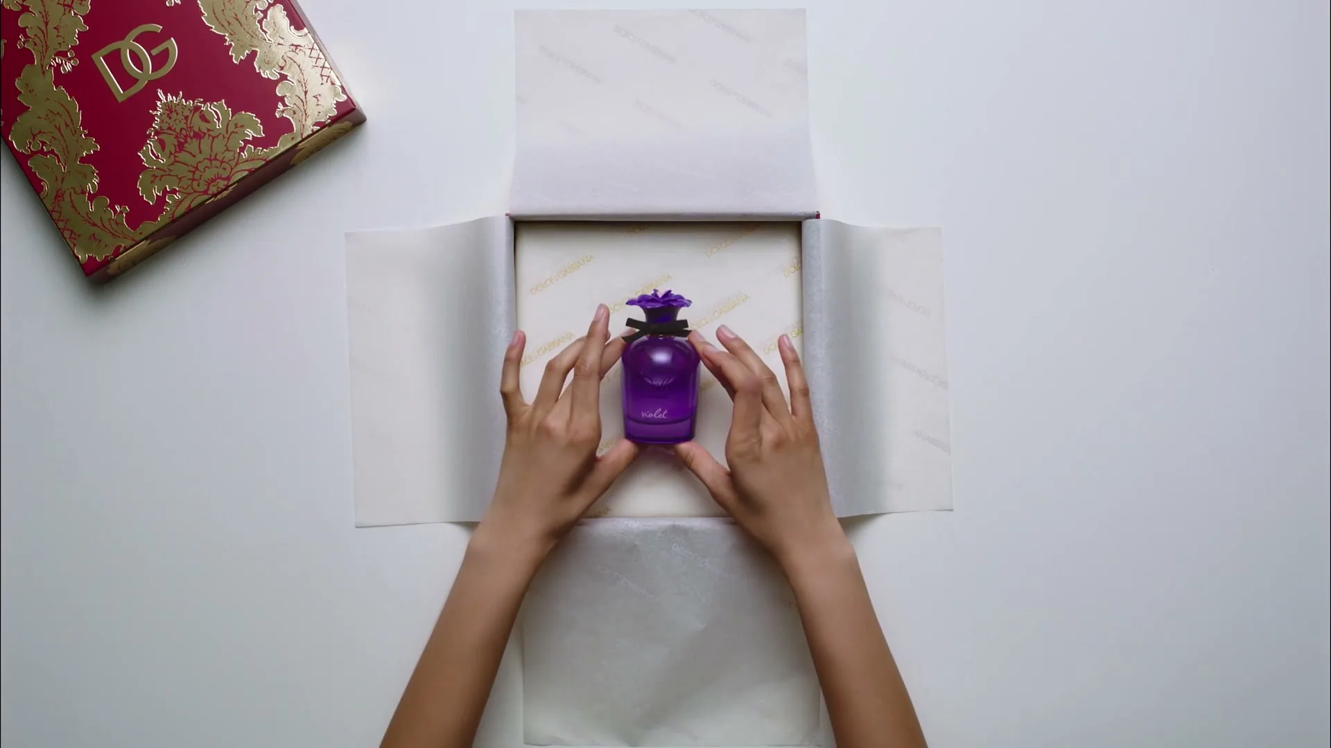 Dolce&Gabbana Beauty “D&G Beauty - Art of Gifting_Her” (2024), frame 3