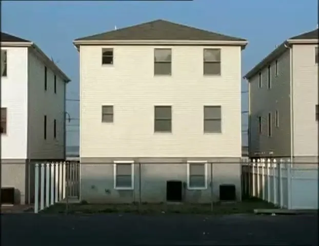 Volkswagen of America “Squares” (2003), frame 6