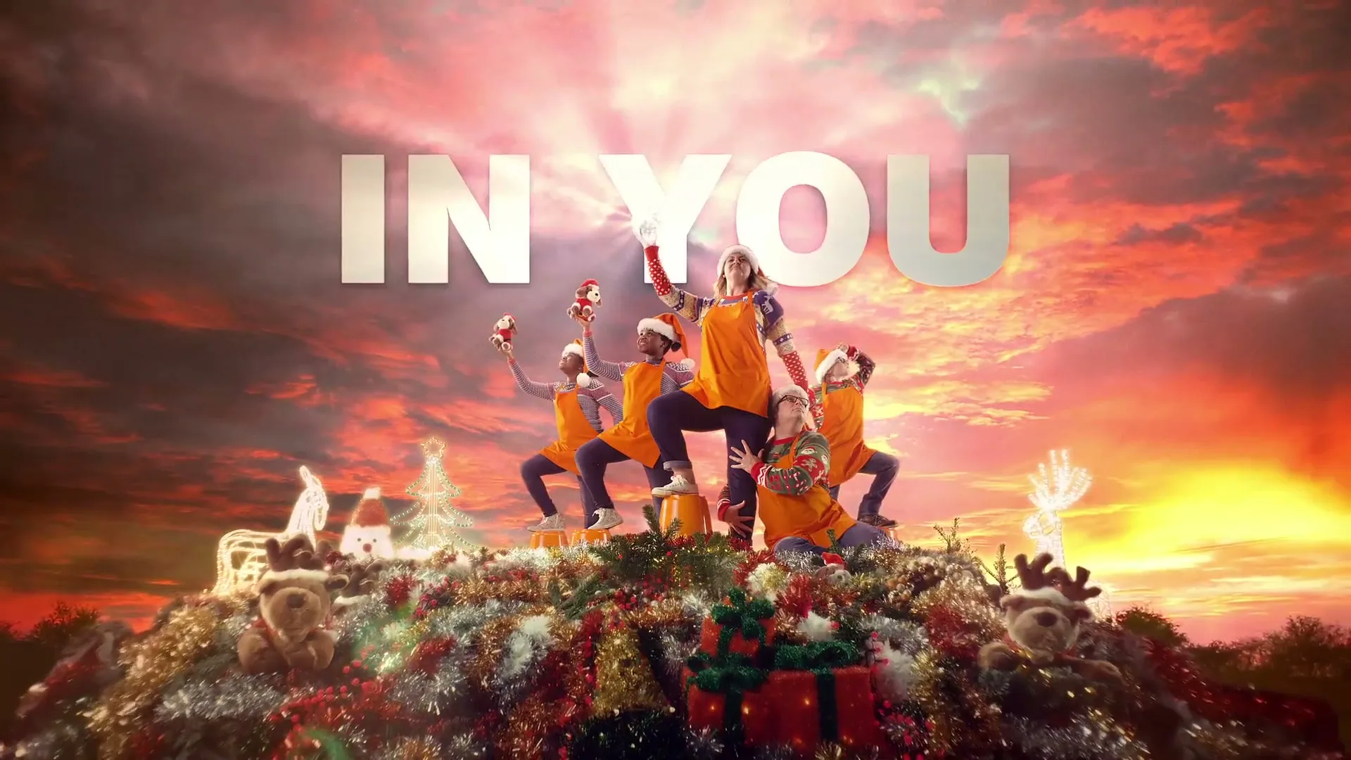B&Q "Another's Olly Williams directs B&Q Christmas" (2014) commercial still