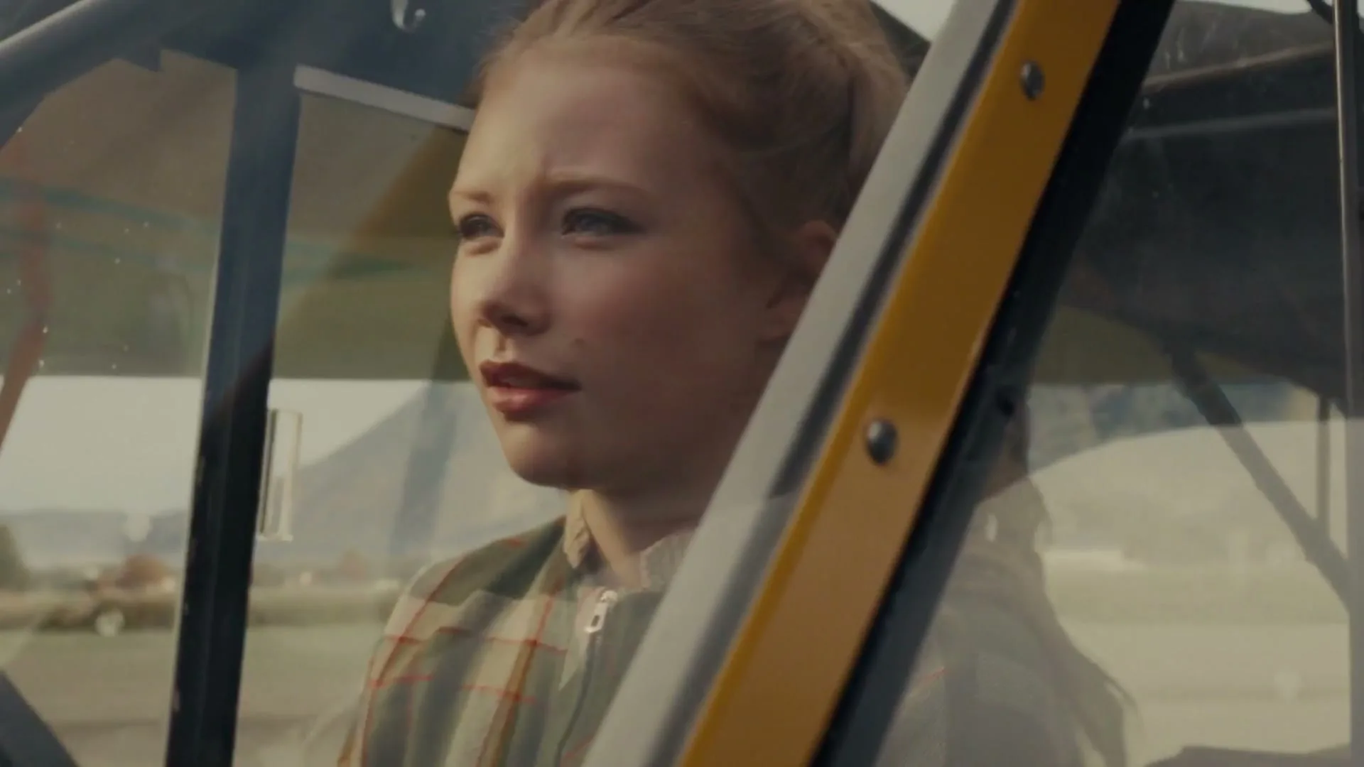 Scandinavian Airlines “Breaking Glass” (2024), frame 6