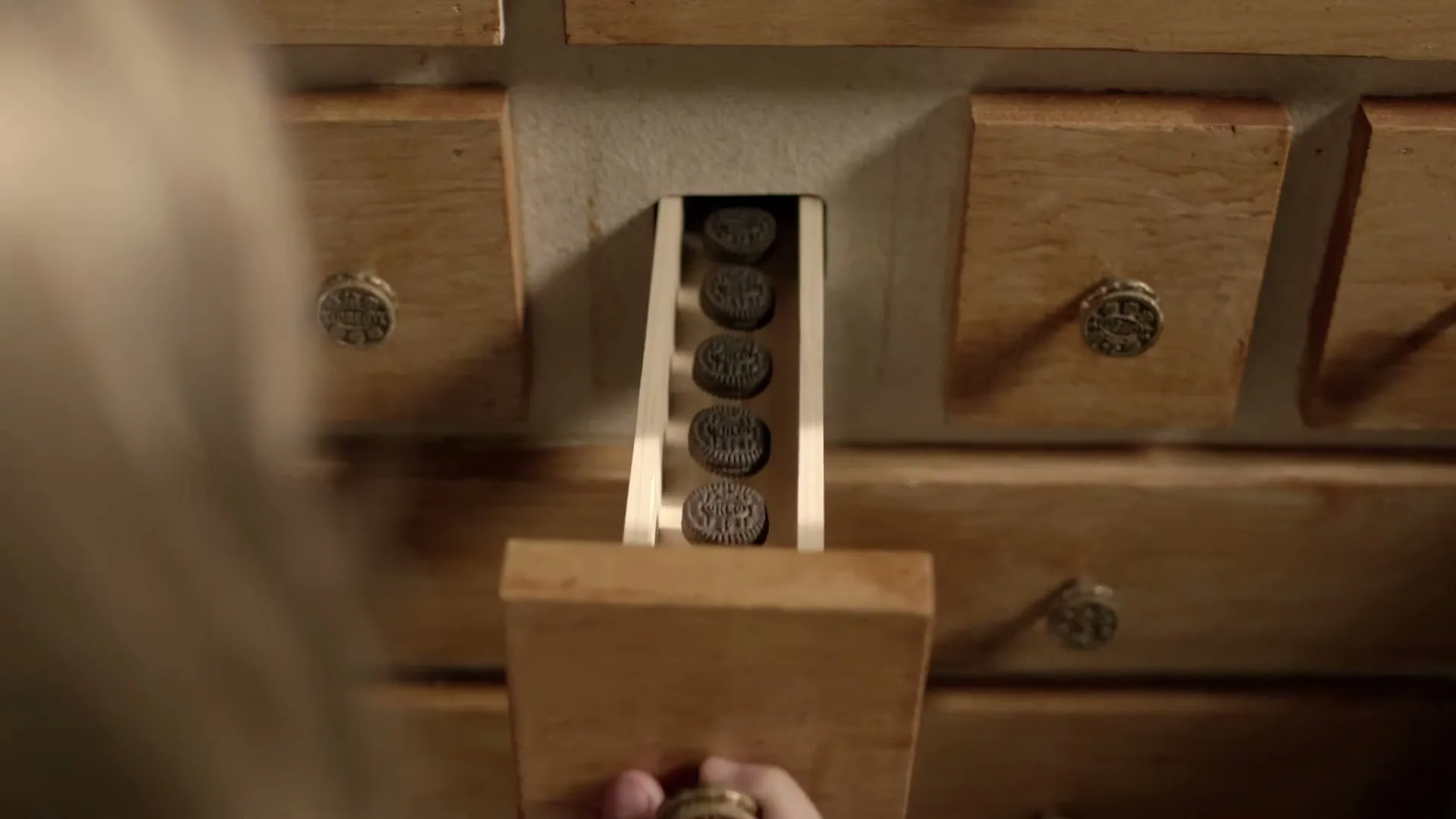 Oreo “Mel's Mini Mini Mart” (2015), frame 6