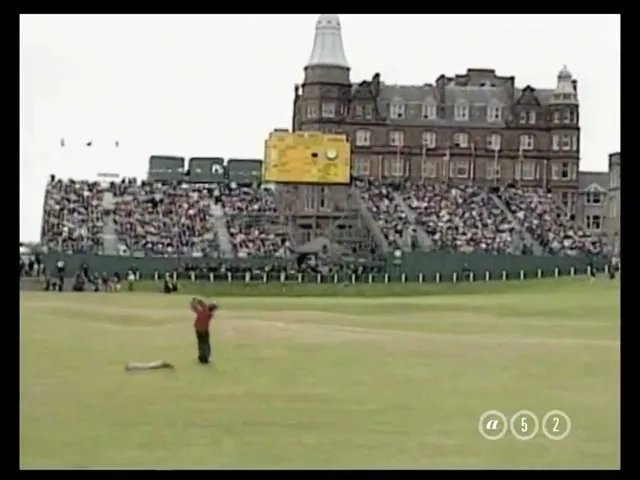 Nike Golf “Kid Tiger” (2006), frame 5