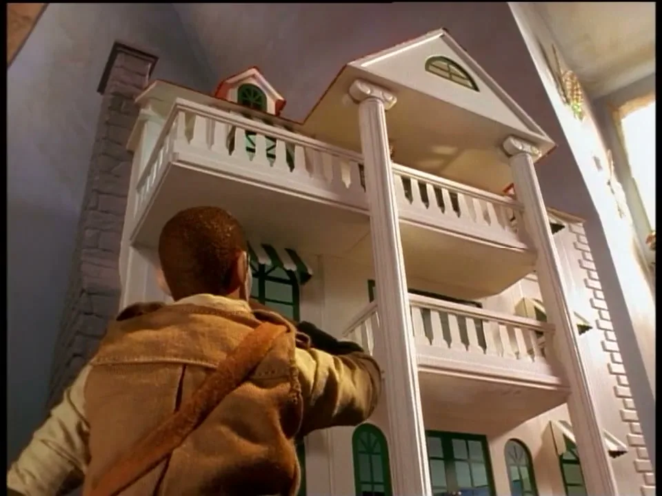 Nissan Motor Corporation “Toys” (1997), frame 6