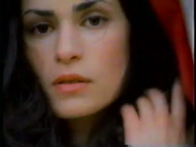 Visa Gold “Chalice” (1997), frame 6
