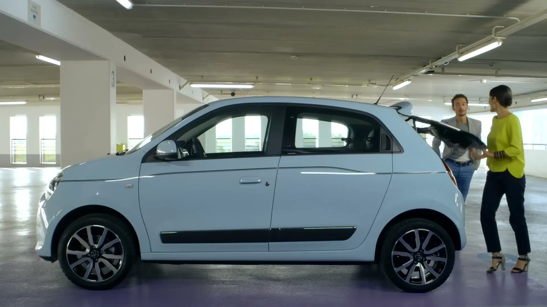 Renault "New Renault Twingo" (2015) commercial still