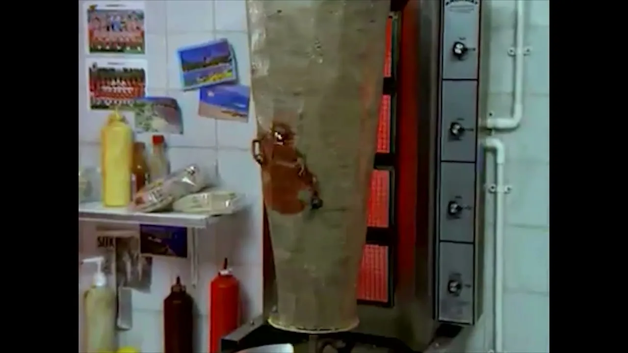 Van Den Berghs & Jurgens Limited “Peperami 'Kebab” (1994), frame 6