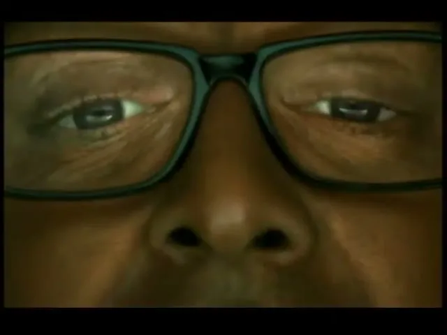 Commission For Racial Equality “Would I” (2001), frame 5